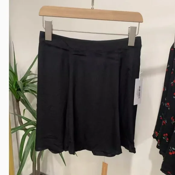 BEST NWT Reformation Flounce Mini Skirt - Black Classic Flare Casual - Picture 6 of 8